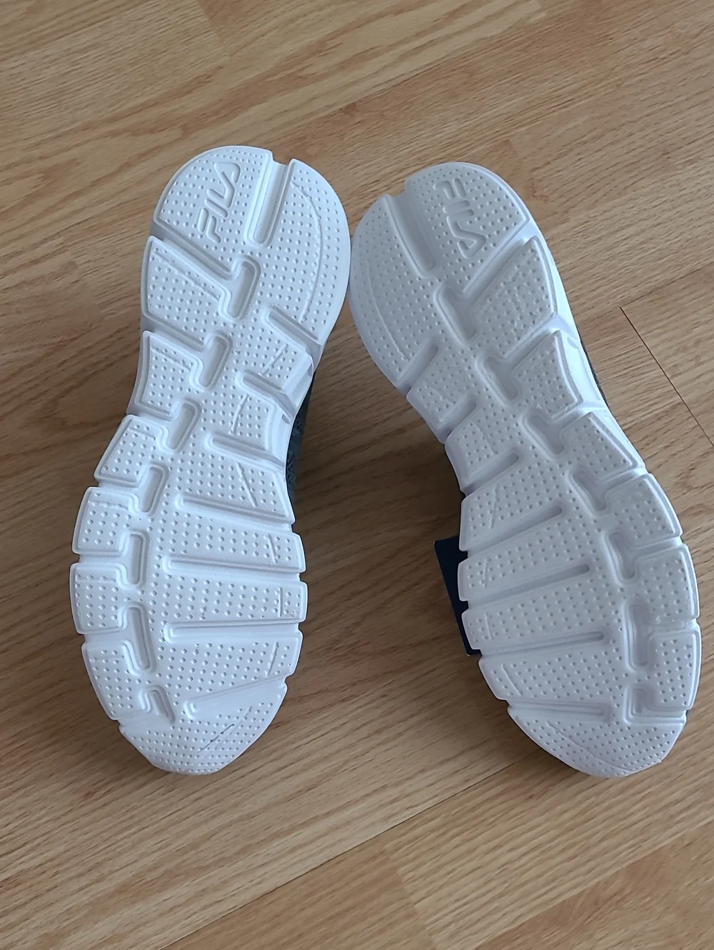 Fila Memory Techknit Sneakers - Picture 4 of 7